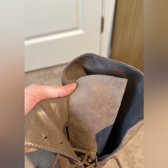 Knee high tan lace up boots - Picture 7 of 7